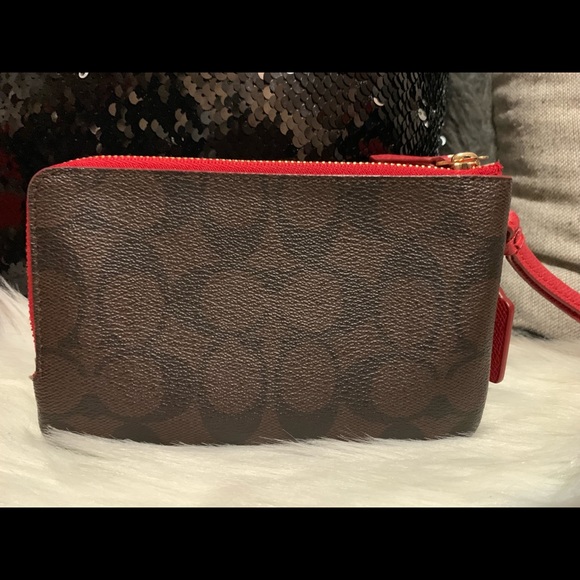 Coach wristlet - Picture 3 of 5